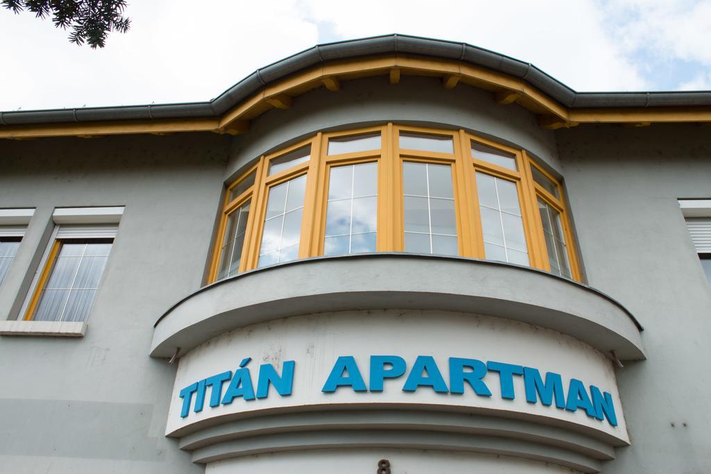 Titan Apartman Gyula Exteriör bild