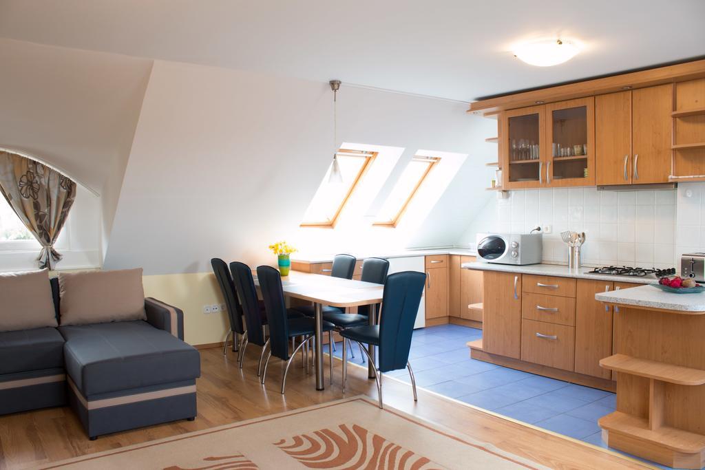Titan Apartman Gyula Exteriör bild