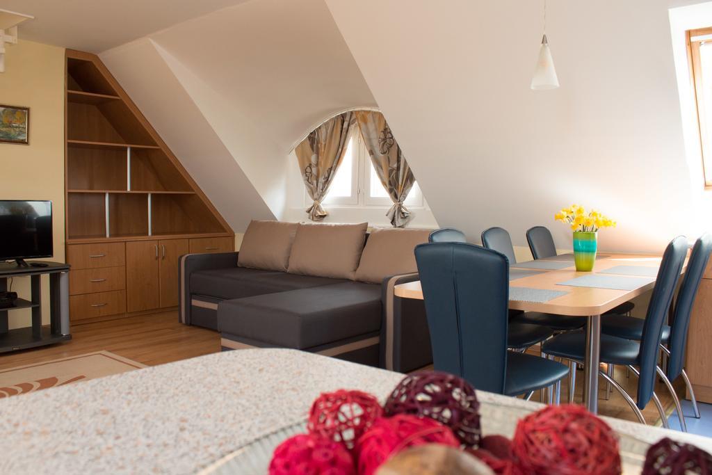 Titan Apartman Gyula Exteriör bild